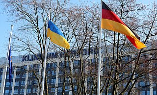 Am Herforder Klinikum und am Bünder Lukas-Krankenhaus haben sich mehr als 15 Prozent der Mitarbeiter krank gemeldet. Eine ganze Reihe von ihnen ist unter der Dauerbelastung der vergangenen Wochen in die Knie gegangen. - Frank-Michael Kiel-Steinkamp Am Herforder Klinikum und am Bünder Lukas-Krankenhaus haben sich mehr als 15 Prozent der Mitarbeiter krank gemeldet. Eine ganze Reihe von ihnen ist unter der Dauerbelastung der vergangenen Wochen in die Knie gegangen. - Frank-Michael Kiel-Steinkamp