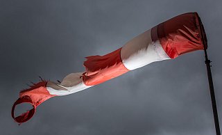 Gleich zwei Stürme sollen in den nächsten Tagen über das Land fegen. - Michael Reichel/picture alliance/dpa Gleich zwei Stürme sollen in den nächsten Tagen über das Land fegen. - Michael Reichel/picture alliance/dpa
