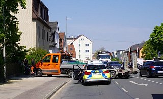 Nach einem Unfall auf der Otto-Brenner-Straße musste die Strecke vorübergehend voll gesperrt werden. - Christian Mathiesen Nach einem Unfall auf der Otto-Brenner-Straße musste die Strecke vorübergehend voll gesperrt werden. - Christian Mathiesen