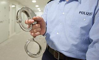 In Willebadessen-Eissen wurde ein Mann nach mehrjähriger Fahndung festgenommen. - Oliver Krato In Willebadessen-Eissen wurde ein Mann nach mehrjähriger Fahndung festgenommen. - Oliver Krato