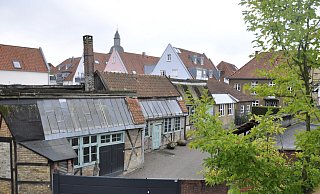 Fast ein halbes Jahrhundert lang befand sich das Gebäudeensemble des Ateliers Mormann, das aus sieben nacheinander errichteten Baukörpern besteht, in einer Art Dornröschenschlaf. - Rainer Stephan Fast ein halbes Jahrhundert lang befand sich das Gebäudeensemble des Ateliers Mormann, das aus sieben nacheinander errichteten Baukörpern besteht, in einer Art Dornröschenschlaf. - Rainer Stephan