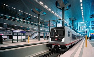 Die „ECx“-Züge sollen Berlin–Amsterdam fahren und dabei auch in Bünde halten. Animation: Deutsche Bahn - Deutsche Bahn Die „ECx“-Züge sollen Berlin–Amsterdam fahren und dabei auch in Bünde halten. Animation: Deutsche Bahn - Deutsche Bahn