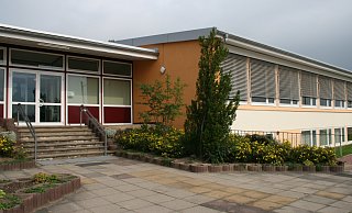 An der Grundschule Halstern sind Legionellen im Duschwasser der Turnhalle gefunden worden. - Daniel Steinmeier An der Grundschule Halstern sind Legionellen im Duschwasser der Turnhalle gefunden worden. - Daniel Steinmeier
