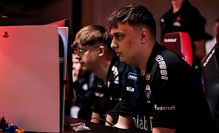 Das SCP-Duo Jamie "Chaser" Bartel (vorne) und Max "Diviners" Gröne ist an diesem Mittwoch in den Play-Offs der Virtual Bundesliga gefragt. - picture alliance Das SCP-Duo Jamie "Chaser" Bartel (vorne) und Max "Diviners" Gröne ist an diesem Mittwoch in den Play-Offs der Virtual Bundesliga gefragt. - picture alliance