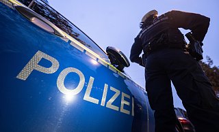 Hinweise und Angaben zu der Frau auf dem Bild nimmt die Polizei Gütersloh unter der Telefonnummer 05241 8690 entgegen. - Marijan Murat Hinweise und Angaben zu der Frau auf dem Bild nimmt die Polizei Gütersloh unter der Telefonnummer 05241 8690 entgegen. - Marijan Murat