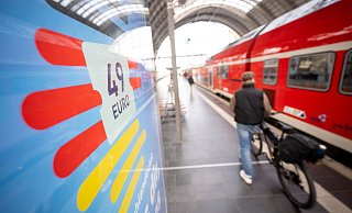 Mit dem Deutschlandticket lässt sich nicht nur das eigene Land mit Bus und Bahn erkunden – auch einige Städte im Ausland sind integriert. - dpa Mit dem Deutschlandticket lässt sich nicht nur das eigene Land mit Bus und Bahn erkunden – auch einige Städte im Ausland sind integriert. - dpa