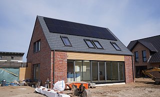 Bei Neubauten in NRW muss die Solaranlage mindestens 30 Prozent der gesamten Dachfläche bedecken. - dpa Bei Neubauten in NRW muss die Solaranlage mindestens 30 Prozent der gesamten Dachfläche bedecken. - dpa
