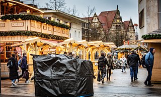 Blockaden auf dem Bielefelder Weihnachtsmarkt zum Schutz der Besucher. - Mike-Dennis Mller / www.mdm.photo Blockaden auf dem Bielefelder Weihnachtsmarkt zum Schutz der Besucher. - Mike-Dennis Mller / www.mdm.photo