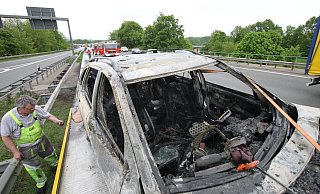 Ein brennendes Auto sorgte am Montagnachmittag für zusätzliche Probleme auf dem baustellengeplagten Ostwestfalendamm. - Symbolfoto: Peter Steinert Ein brennendes Auto sorgte am Montagnachmittag für zusätzliche Probleme auf dem baustellengeplagten Ostwestfalendamm. - Symbolfoto: Peter Steinert