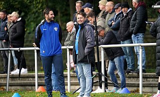 Eingespieltes Trio: Gotse Traykovski, Trainer Tim Daseking und die Kamera, deren Stativ im Hintergrund zu sehen ist und jetzt zum Zankapfel wurde. - Yvonne Gottschlich Eingespieltes Trio: Gotse Traykovski, Trainer Tim Daseking und die Kamera, deren Stativ im Hintergrund zu sehen ist und jetzt zum Zankapfel wurde. - Yvonne Gottschlich