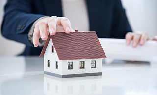 Am Paderborner Amtsgericht werden demnächst wieder Immobilien zwangsversteigert. - dpa-tmn Am Paderborner Amtsgericht werden demnächst wieder Immobilien zwangsversteigert. - dpa-tmn