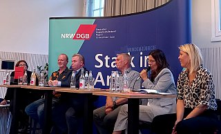Bürgermeisterkandidatinnen und -kandidaten stellen sich den Fragen der DGB-Gewerkschaften und dem Publikum in der Markthalle. - DGB Bürgermeisterkandidatinnen und -kandidaten stellen sich den Fragen der DGB-Gewerkschaften und dem Publikum in der Markthalle. - DGB