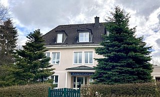 Tatort Kinderschutzhaus: Als das Treffen mit dem gemeinsamen Kind abgebrochen werden soll, rastet der Mann aus. - Jens Reichenbach Tatort Kinderschutzhaus: Als das Treffen mit dem gemeinsamen Kind abgebrochen werden soll, rastet der Mann aus. - Jens Reichenbach