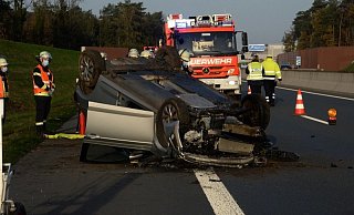 Die 26-jährige Fahrerin aus Borgholzhausen wurde bei dem Unfall auf der A33 nahe der Ausfahrt Künsebeck schwer verletzt - Andreas Eickhoff Die 26-jährige Fahrerin aus Borgholzhausen wurde bei dem Unfall auf der A33 nahe der Ausfahrt Künsebeck schwer verletzt - Andreas Eickhoff