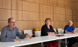 Drei, die Pit Clausen (SPD) wählen und sich von der reinen "Paprika" verabschieden: Die Grünen Klaus Rees, Christina Osei und Jens Julkowski-Keppler (v.l.) - Oliver Krato Drei, die Pit Clausen (SPD) wählen und sich von der reinen "Paprika" verabschieden: Die Grünen Klaus Rees, Christina Osei und Jens Julkowski-Keppler (v.l.) - Oliver Krato