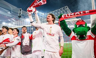 Stuttgart feiert den Finaleinzug. - Tom Weller/dpa Stuttgart feiert den Finaleinzug. - Tom Weller/dpa