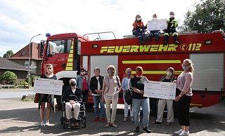 Zwei Jugendzentren und der Feuerwehr-Nachwuchs profitieren von den Geldspenden. - Britta Bohnenkamp-Schmidt Zwei Jugendzentren und der Feuerwehr-Nachwuchs profitieren von den Geldspenden. - Britta Bohnenkamp-Schmidt