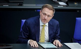 Bundesfinanzminister Christian Lindner auf der Regierungsbank im Bundestag. - Kay Nietfeld/dpa Bundesfinanzminister Christian Lindner auf der Regierungsbank im Bundestag. - Kay Nietfeld/dpa