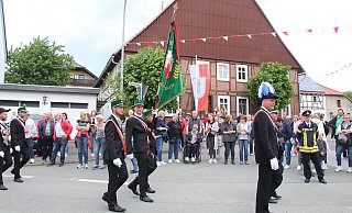 Helmern feiert im Kreis Höxter das erste Schützenfest seit Beginn der Corona Pandemie. - Burkhard Battran Helmern feiert im Kreis Höxter das erste Schützenfest seit Beginn der Corona Pandemie. - Burkhard Battran