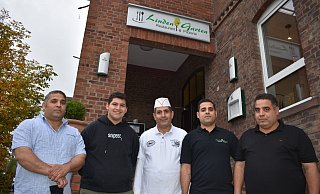 Eine Familie für den Lindengarten: Adel Matta, Thomas Matta, Samwaeil Matta, Ibrahim Matta und Salib Matta. Fotos: Svenja Ludwig - Svenja Ludwig Eine Familie für den Lindengarten: Adel Matta, Thomas Matta, Samwaeil Matta, Ibrahim Matta und Salib Matta. Fotos: Svenja Ludwig - Svenja Ludwig