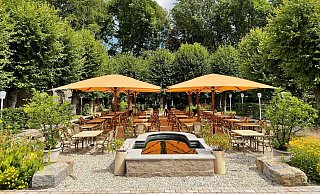 Ein erster Blick in den Biergarten von hey.fratelli an der B61 in Gütersloh. - hey.fratelli Ein erster Blick in den Biergarten von hey.fratelli an der B61 in Gütersloh. - hey.fratelli
