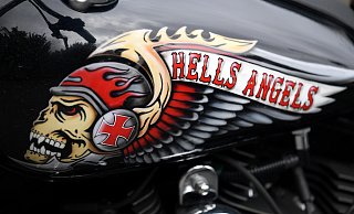 Die Hells Angels haben in NRW womöglich mehrere hundert Mitglieder. Zwischen ihnen und den Bandidos, einer anderen Rocker-Gruppe, herrscht seit Jahren eine Rivalität. - dpa Die Hells Angels haben in NRW womöglich mehrere hundert Mitglieder. Zwischen ihnen und den Bandidos, einer anderen Rocker-Gruppe, herrscht seit Jahren eine Rivalität. - dpa