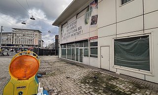 Lange hat sich am Pavillon auf dem Jahnplatz nichts getan. Jetzt kündigt die "Bar Celona"-Gastrokette den Umbaustart für die kommenden Wochen an. - Michael Schläger Lange hat sich am Pavillon auf dem Jahnplatz nichts getan. Jetzt kündigt die "Bar Celona"-Gastrokette den Umbaustart für die kommenden Wochen an. - Michael Schläger