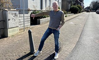 Anwohner Joseph Oeding lehnt die Pömpel ab: "Die Roonstraße probt den Aufstand", sagt er über den Widerstand in der Nachbarschaft. - Michael Schläger Anwohner Joseph Oeding lehnt die Pömpel ab: "Die Roonstraße probt den Aufstand", sagt er über den Widerstand in der Nachbarschaft. - Michael Schläger