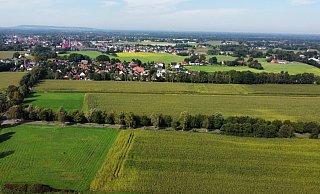 Der Rahdener Bauausschuss lehnt den RWP-Antrag auf Positiv-Planung für Windräder im Nuttelner Bruch ab. Auch städtische Flächen sollen nicht zur Verfügung gestellt werden. Windräder nah an der Siedlung lehnte etwa CDU-Ratsherr Uli Eikenhorst ab, sein Parteifreund Christian Kammeier sah das anders. - Peter Niehues Der Rahdener Bauausschuss lehnt den RWP-Antrag auf Positiv-Planung für Windräder im Nuttelner Bruch ab. Auch städtische Flächen sollen nicht zur Verfügung gestellt werden. Windräder nah an der Siedlung lehnte etwa CDU-Ratsherr Uli Eikenhorst ab, sein Parteifreund Christian Kammeier sah das anders. - Peter Niehues