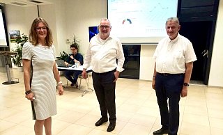 Zur Stichwahl treffen sich in Lichtenau am 27. September Utel Dülfer (l., parteilos) und Josef Eich (r.). Es geht um die Nachfolge von Josef Hartmann (SPD). - Regina Brucksch Zur Stichwahl treffen sich in Lichtenau am 27. September Utel Dülfer (l., parteilos) und Josef Eich (r.). Es geht um die Nachfolge von Josef Hartmann (SPD). - Regina Brucksch