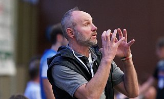 Überzeugte die TuS-Verantwortlichen: Trainer Zygfryd Jedrzej soll in Brake seine Arbeit fortsetzen. Foto: Peter Unger - Peter Unger Überzeugte die TuS-Verantwortlichen: Trainer Zygfryd Jedrzej soll in Brake seine Arbeit fortsetzen. Foto: Peter Unger - Peter Unger