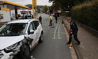 Der PKW erlitt bei dem Zusammenstoß mit dem Gegenverkehr einen Totalschaden. - Felix Schwien Der PKW erlitt bei dem Zusammenstoß mit dem Gegenverkehr einen Totalschaden. - Felix Schwien