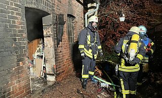 Die Feuerwehr Höxter war am frühen Dienstagmorgen in Ovenhausen im Einsatz. - Feuerwehr Höxter Die Feuerwehr Höxter war am frühen Dienstagmorgen in Ovenhausen im Einsatz. - Feuerwehr Höxter