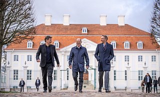 Robert Habeck, Olaf Scholz und Christian Lindner (v.l.) nach der Klausurtagung des Bundeskabinetts auf Schloss Meseberg. - Michael Kappeler/dpa Robert Habeck, Olaf Scholz und Christian Lindner (v.l.) nach der Klausurtagung des Bundeskabinetts auf Schloss Meseberg. - Michael Kappeler/dpa