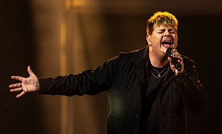 Isaak bei den Proben - er geht für Deutschland mit dem Song «Always On The Run» ins Rennen. - Jens Büttner/dpa Isaak bei den Proben - er geht für Deutschland mit dem Song «Always On The Run» ins Rennen. - Jens Büttner/dpa