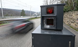 Die Stadt Bielefeld kontrolliert in der Woche vom 7. bis 12. Oktober 2024 an 38 Orten das Tempo der Autofahrer. (Symbolfoto) - Bernd Weißbrod Die Stadt Bielefeld kontrolliert in der Woche vom 7. bis 12. Oktober 2024 an 38 Orten das Tempo der Autofahrer. (Symbolfoto) - Bernd Weißbrod
