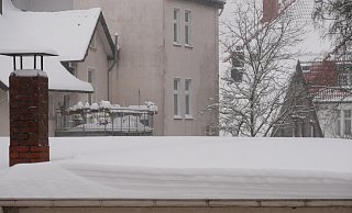 Balkon, Flach- und Schrägdach: Ab wann sollte geräumt werden? - Jemima Wittig Balkon, Flach- und Schrägdach: Ab wann sollte geräumt werden? - Jemima Wittig
