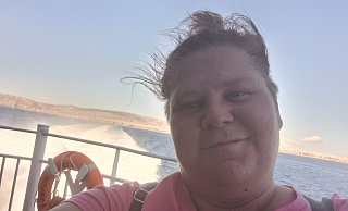 Per Fähre ging es für Jessica von Naxos aus nach Hause. Trotz Abschiedsschmerz schaute sie schon dort positiv in die Zukunft. - Jessica Segelcke Per Fähre ging es für Jessica von Naxos aus nach Hause. Trotz Abschiedsschmerz schaute sie schon dort positiv in die Zukunft. - Jessica Segelcke