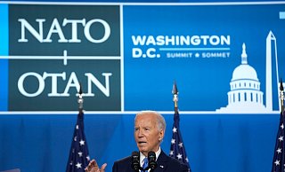 US-Präsident Joe Biden stellt sich beim Nato-Gipfel den Fragen der Presse - die Debatte um seine Eignung für eine zweite Amtszeit hält an. - Susan Walsh/AP US-Präsident Joe Biden stellt sich beim Nato-Gipfel den Fragen der Presse - die Debatte um seine Eignung für eine zweite Amtszeit hält an. - Susan Walsh/AP