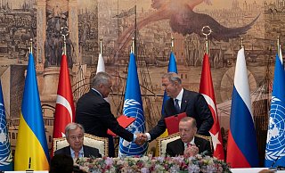 - Khalil Hamra/AP/dpa - Khalil Hamra/AP/dpa