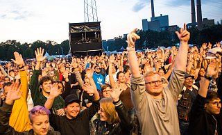 Seit Jahren lockt „Festivalkult“ an drei Tagen zum Umsonst & Draußen auf die Weserwiesen. Foto: Ralf Bittner - Ralf Bittner Seit Jahren lockt „Festivalkult“ an drei Tagen zum Umsonst & Draußen auf die Weserwiesen. Foto: Ralf Bittner - Ralf Bittner