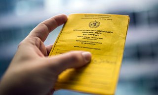 Der gelbe Impfpass, das wichtige Dokument. - Sophia Kembowski/dpa-tmn Der gelbe Impfpass, das wichtige Dokument. - Sophia Kembowski/dpa-tmn