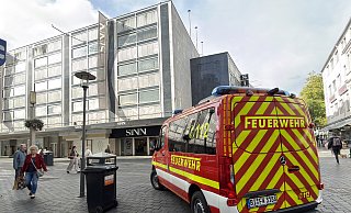 Die Feuerwehr ist in der Bahnhofstraße in Bielefeld im Einsatz. - Andreas Zobe Die Feuerwehr ist in der Bahnhofstraße in Bielefeld im Einsatz. - Andreas Zobe