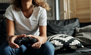 Immer mehr Erwachsene begeistern sich für das Zocken. - Matilda Wormwood/ Pexels Immer mehr Erwachsene begeistern sich für das Zocken. - Matilda Wormwood/ Pexels