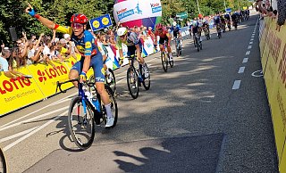 Nach Schwäbisch Gmünd kamen viele Auswärtige und Einheimische, um die Deutschland-Tour und die Rennradfahrer zu feiern. - Stadt Schwäbisch Gmünd Nach Schwäbisch Gmünd kamen viele Auswärtige und Einheimische, um die Deutschland-Tour und die Rennradfahrer zu feiern. - Stadt Schwäbisch Gmünd