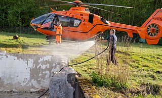 Christoph 13 landete am Alten Dreisch. Letztlich rückte auch noch die Feuerwehr aus - aber nicht zum Löschen. - Christian Mathiesen Christoph 13 landete am Alten Dreisch. Letztlich rückte auch noch die Feuerwehr aus - aber nicht zum Löschen. - Christian Mathiesen