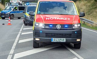 Trotz umgehend eingeleiteter Erstversorgung und Behandlung durch einen Notarzt, starb der Mann noch an der Unfallstelle. Ein alarmierter Rettungshubschrauber kam nicht mehr zum Einsatz. - Symbolfoto/Imago Trotz umgehend eingeleiteter Erstversorgung und Behandlung durch einen Notarzt, starb der Mann noch an der Unfallstelle. Ein alarmierter Rettungshubschrauber kam nicht mehr zum Einsatz. - Symbolfoto/Imago