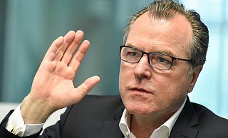 In der Kritik: Clemens Tönnies - Christian Weische In der Kritik: Clemens Tönnies - Christian Weische