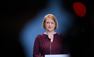 Bundesfamilienministerin Lisa Paus (Bündnis 90/Die Grünen) wollte zuerst 12 Milliarden Euro pro Jahr für die Kindergrundsicherung. - Britta Pedersen/dpa Bundesfamilienministerin Lisa Paus (Bündnis 90/Die Grünen) wollte zuerst 12 Milliarden Euro pro Jahr für die Kindergrundsicherung. - Britta Pedersen/dpa