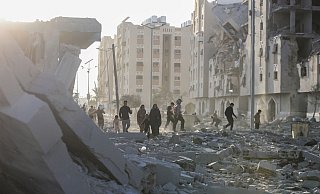 Die israelische Armee kämpft in dicht besiedelten Gebieten wie der südlichen Stadt Chan Junis weiter. - Mohammed Talatene/dpa Die israelische Armee kämpft in dicht besiedelten Gebieten wie der südlichen Stadt Chan Junis weiter. - Mohammed Talatene/dpa